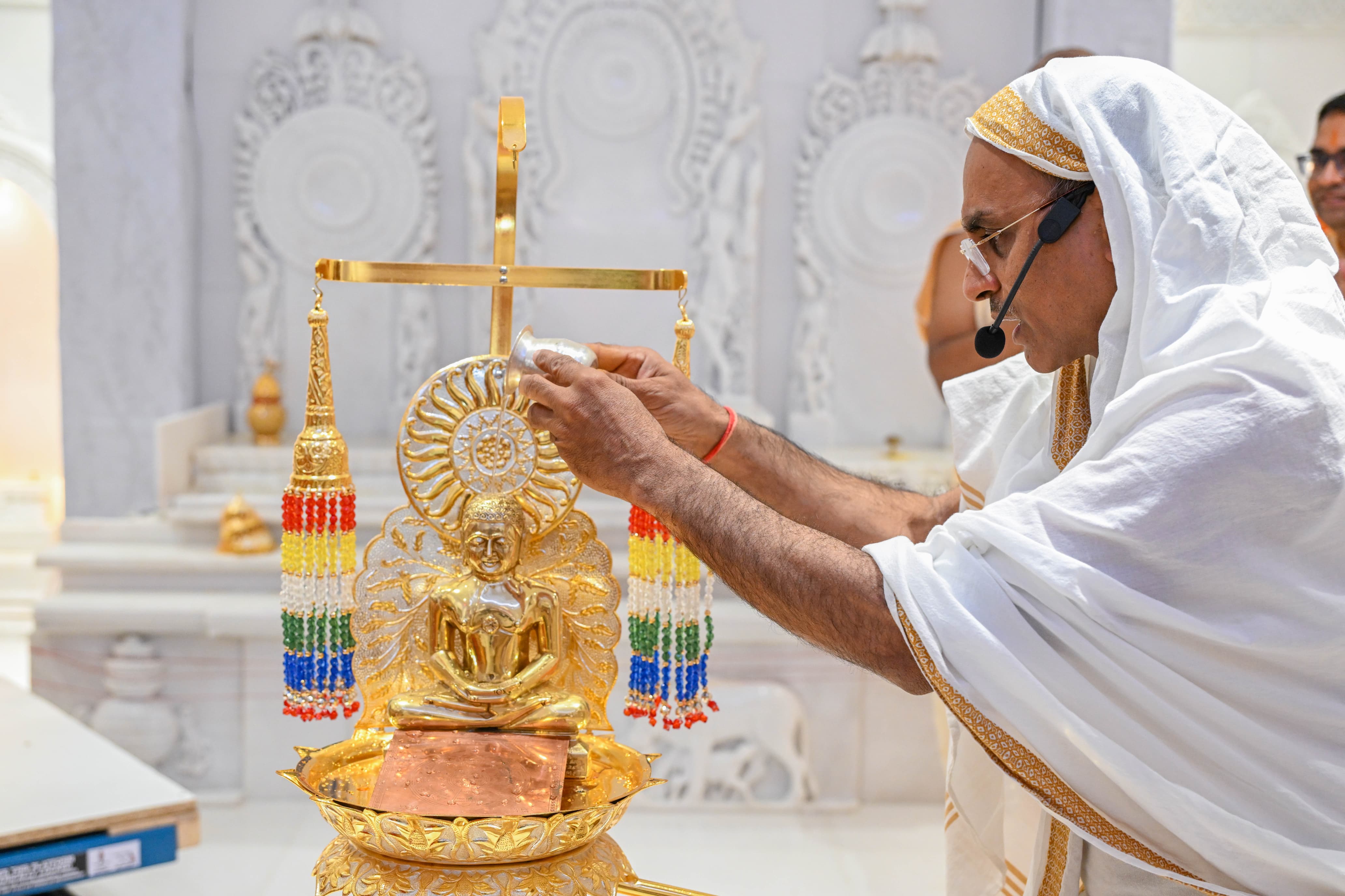 Mahesh Jain conducting Tattvartha Sutra Global Intensive — Mahesh Jain Sanganer scholar teaching ancient Jain scripture in the USA